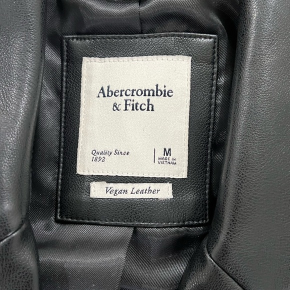 Black Blazer Vegan Leather jacket - Picture 3 of 6